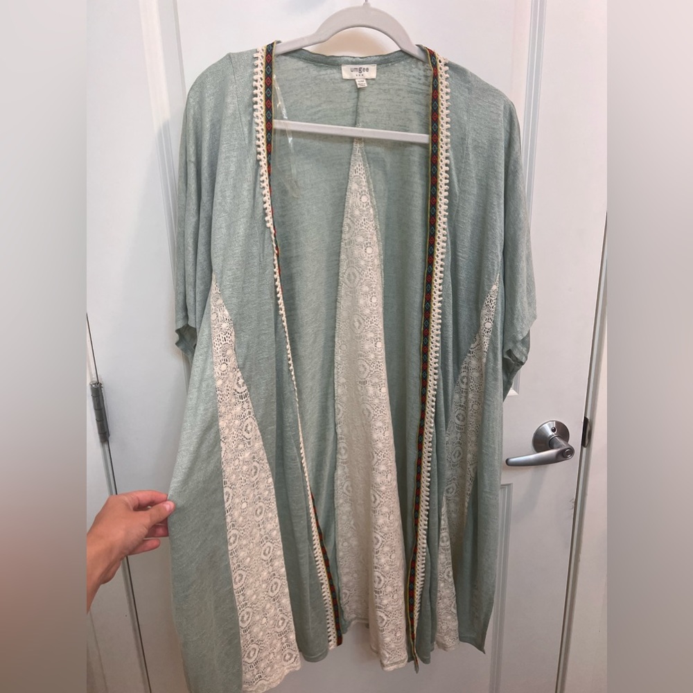 Umgee kimono, S/M, like new, smoke free home